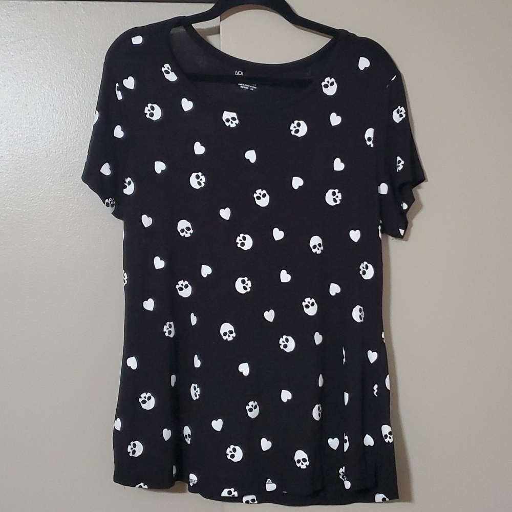No Boundaries Hearts and Skulls Tee Shirt Size 15/17